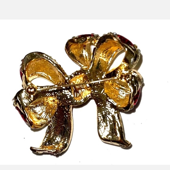 New MACY'S Retired Bow Holiday Lane Brooch Rhinestone CZ Pin Boxed $25 - Picture 3 of 4